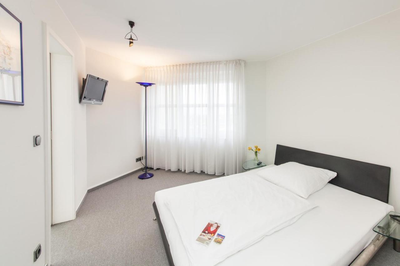 Hotel Strijewski - Apartments วอล์ฟสบวร์ก ภายนอก รูปภาพ